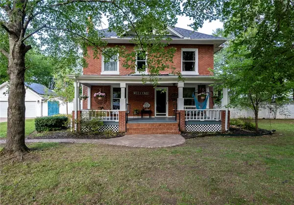 517 N Madison Street, Siloam Springs, AR 72761