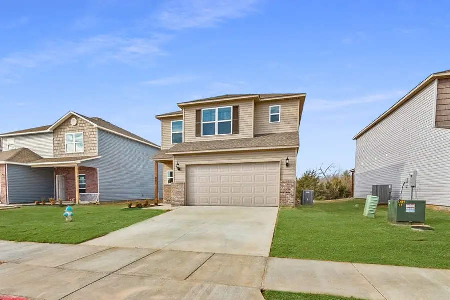 851 E Sparrow Circle, Fayetteville, AR 72701 - Image #2