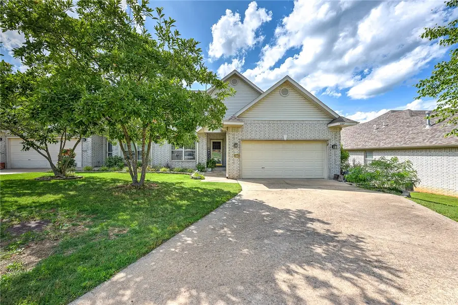 6322 W Milliken Bend, Fayetteville, AR 72704 - Image #2