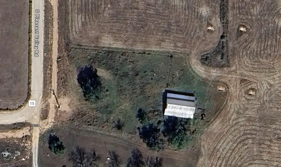 9124 S Pleasant Valley Road, Gentry, AR 72734 - Image #1