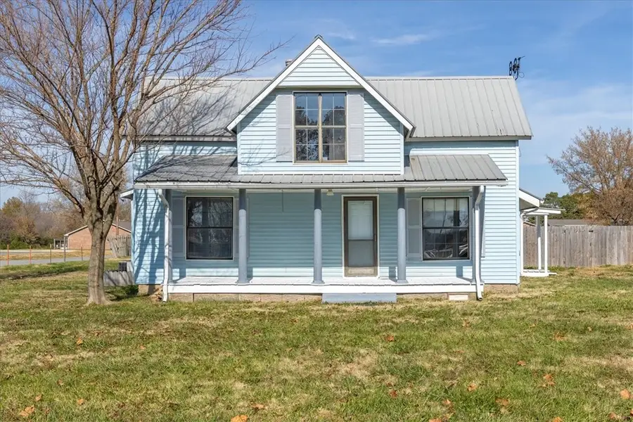 904 Main Street, Gentry, AR 72734 - Image #2