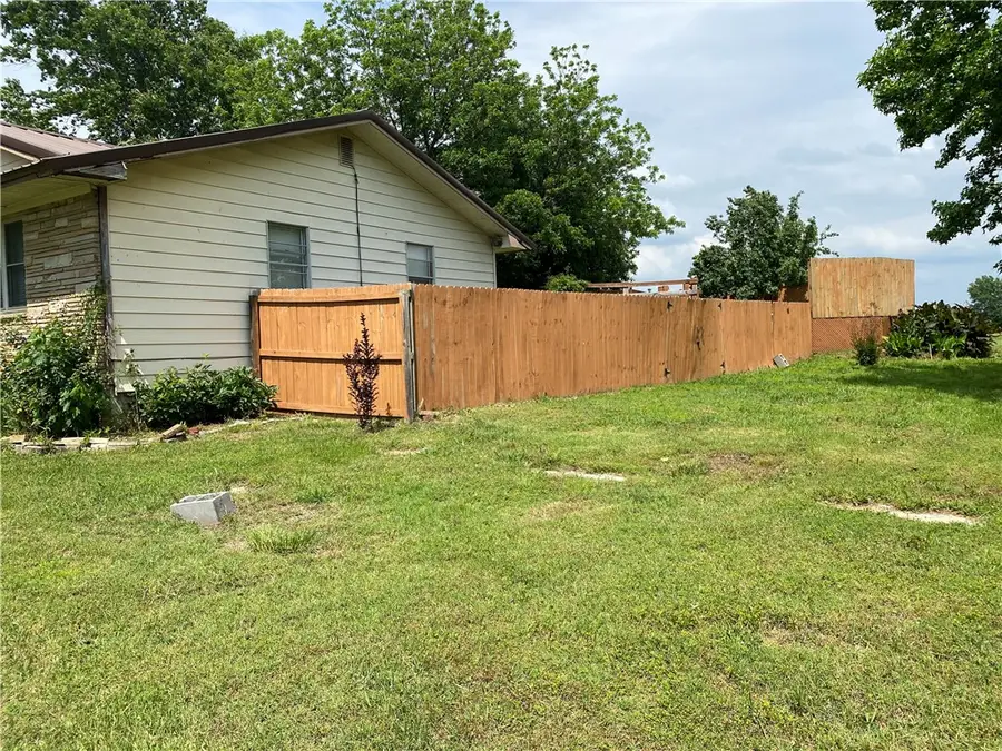 924 West Avenue, Lincoln, AR 72744 - Image #3