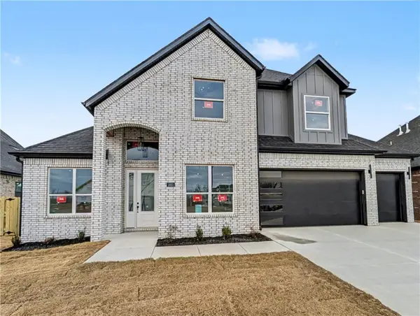 1821 Bluestem Drive, Centerton, AR 72719