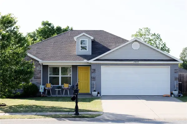 15072 White Fawn Drive, Garfield, AR 72732