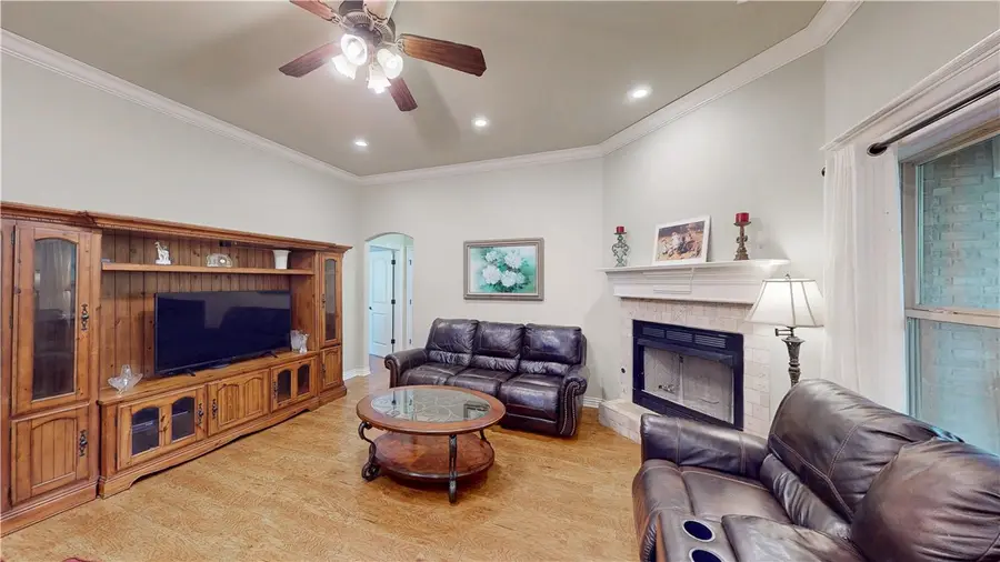 696 E Thornstone Avenue, West Fork, AR 72774 - Image #3