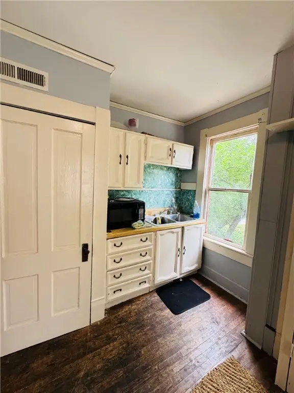 1 Ridgeway Avenue, Eureka Springs, AR 72632 - Image #3