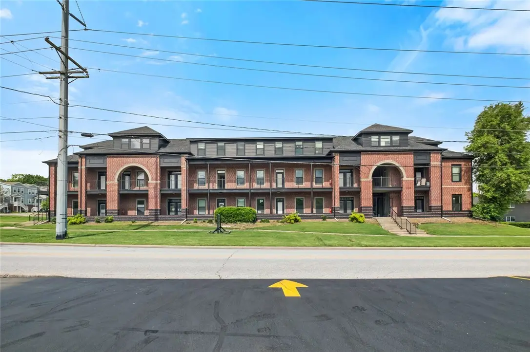 1137 N Leverett Avenue #201, Fayetteville, AR 72703 - Image #1