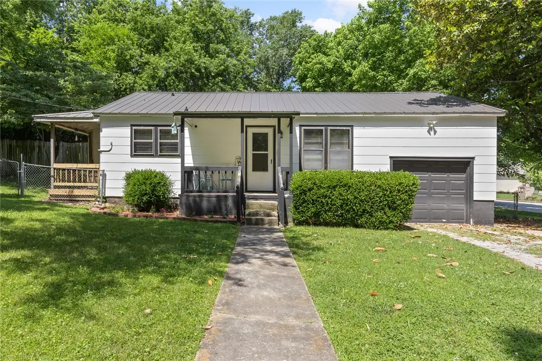 224 N Allen Street, Harrison, AR 72601 - #1