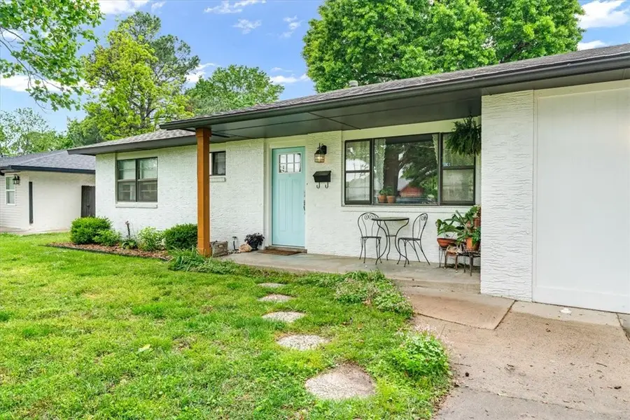 1902 Melissa Lane, Springdale, AR 72762 - #3