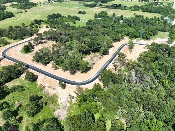 Wallys Way, Gentry, AR 72734