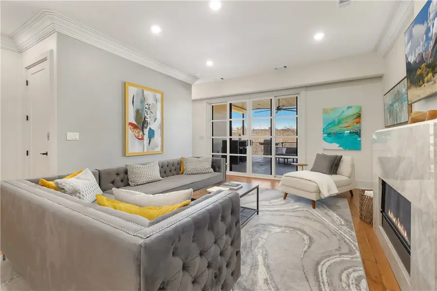 837 N Gregg Avenue, Fayetteville, AR 72701 - Image #3