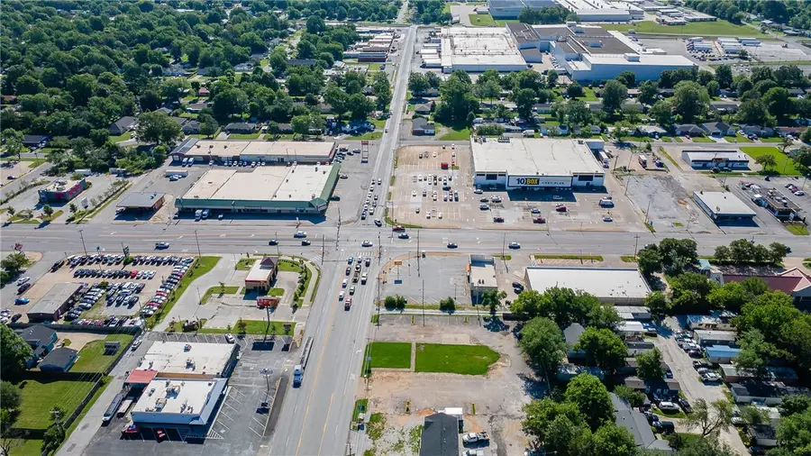 983 W Sunset Avenue, Springdale, AR 72764 - Image #2