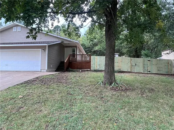 823/831 N Lola Lane, Fayetteville, AR 72701