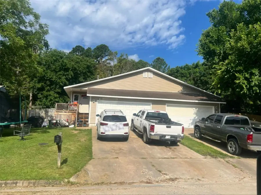 823/831 N Lola Lane, Fayetteville, AR 72701 - Image #2