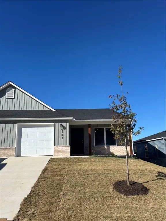 6507 NW Kathleen Street, Bentonville, AR 72713