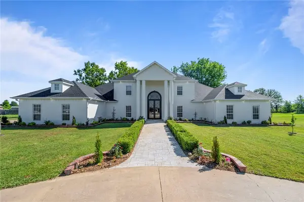 862 Via Firenze Avenue, Tontitown, AR 72762