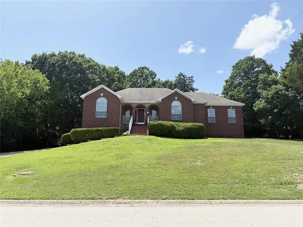 3141 N Warwick Drive, Fayetteville, AR 72703