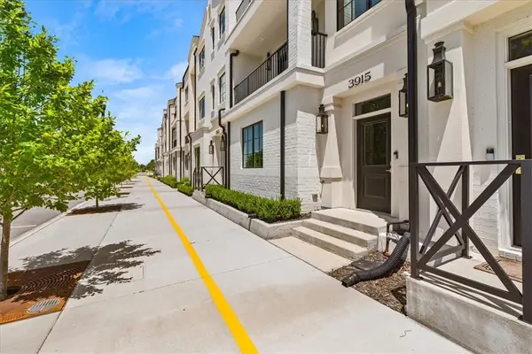 3915 S Champions Drive, Rogers, AR 72758