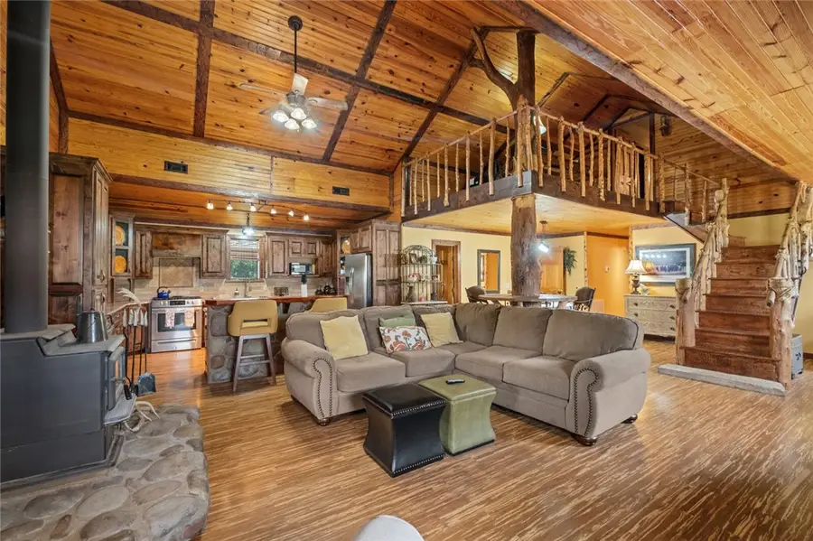 10890 Gates Lane, Pea Ridge, AR 72751 - Image #2