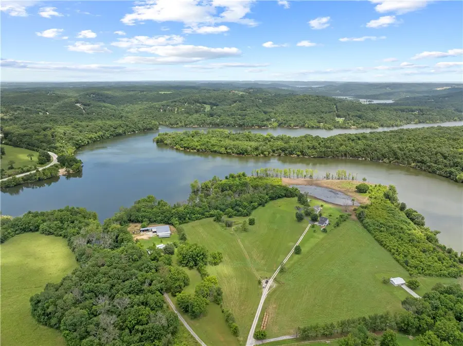 364 Lakewood Drive, Green Forest, AR 72638 - Image #2