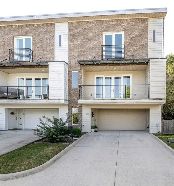 307 E Noble Lane, Fayetteville, AR 72703