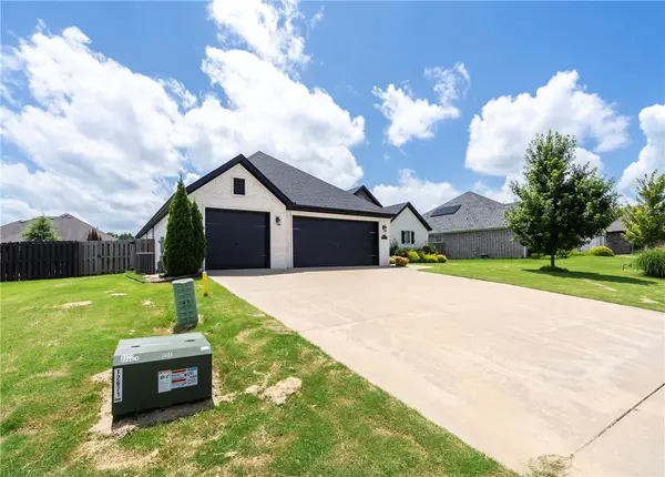 1210 Stoneybrook Lane, Bentonville, AR 72713