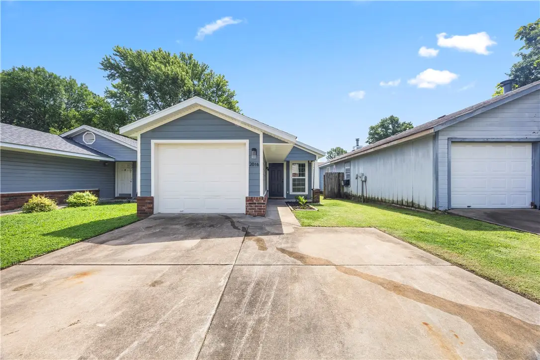 2016 N Leverett Avenue, Fayetteville, AR 72703 - #1