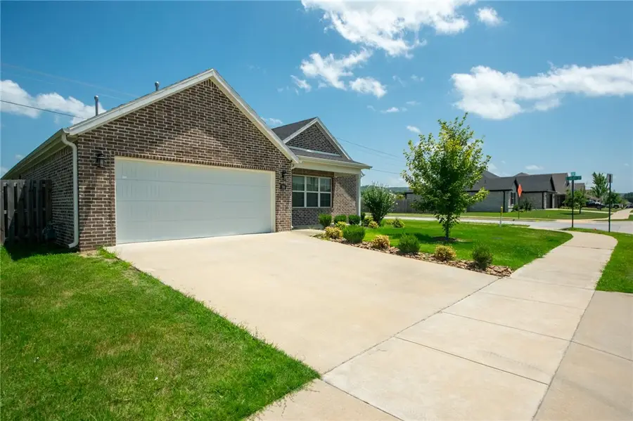 70 E Loveland Loop, Farmington, AR 72730 - Image #2