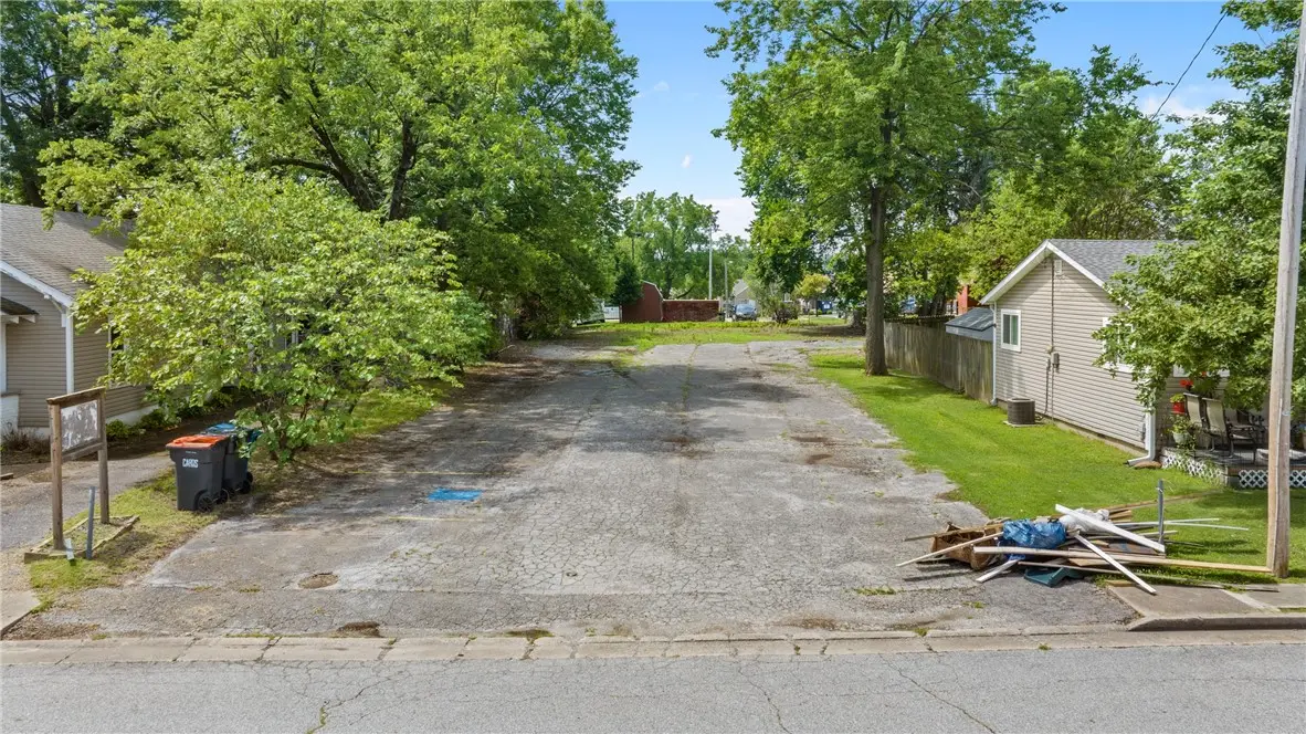 W. Meadow S Thompson Street, Springdale, AR 72764 - Image #1