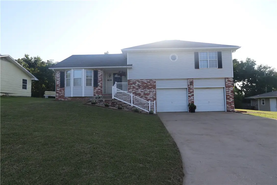 1402 Sunshine Drive, Neosho, MO 64850 - Image #1