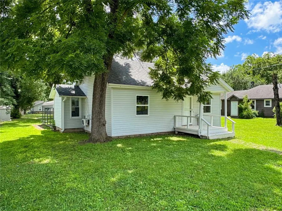 205 5th Street, Pineville, MO 64856 - Image #2