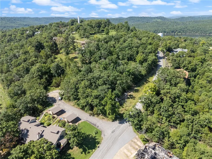 White Oak Lane, Holiday Island, AR 72631 - Image #2