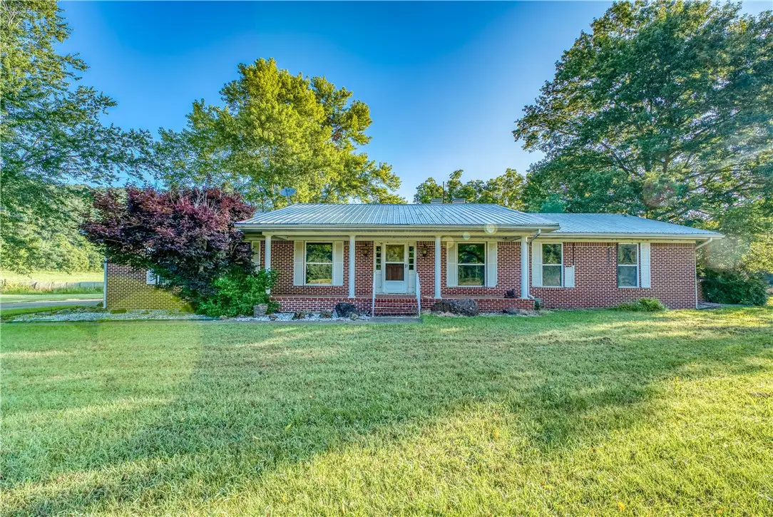 8828 412 Highway, Green Forest, AR 72638 - Image #1