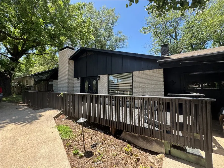 110 N Gunter Street, Siloam Springs, AR 72761 - Image #2