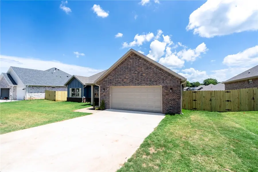 110 N Banner Avenue, Farmington, AR 72730 - Image #2