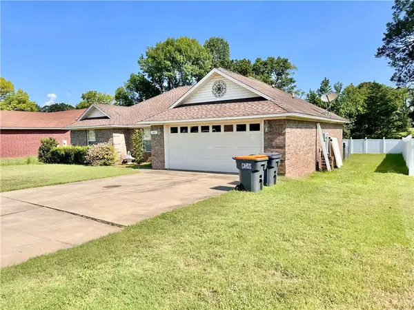 107 Ashbrook Lane, Russellville, AR 72802