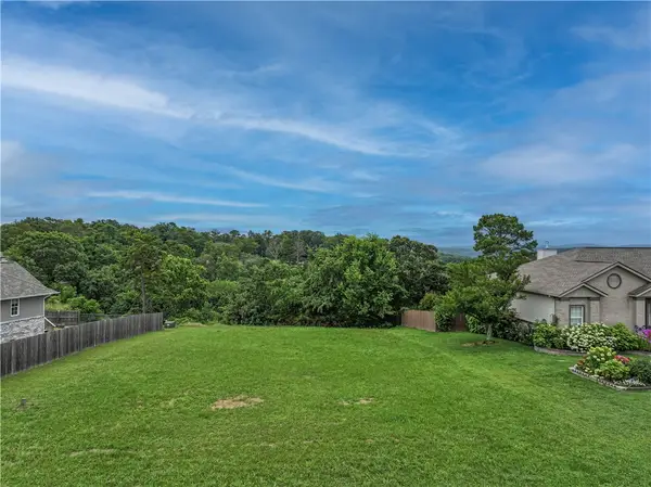 8 W Bluff Lane, Holiday Island, AR 72631