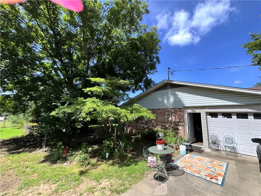 2605 W Commercial Street, Ozark, AR 72949 - Image #2