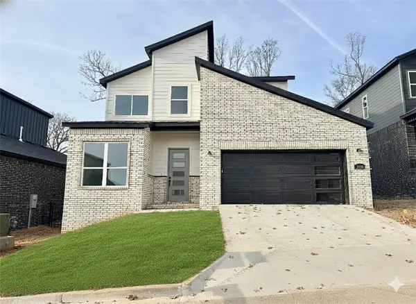 3200 N Sumac Drive, Fayetteville, AR 72703