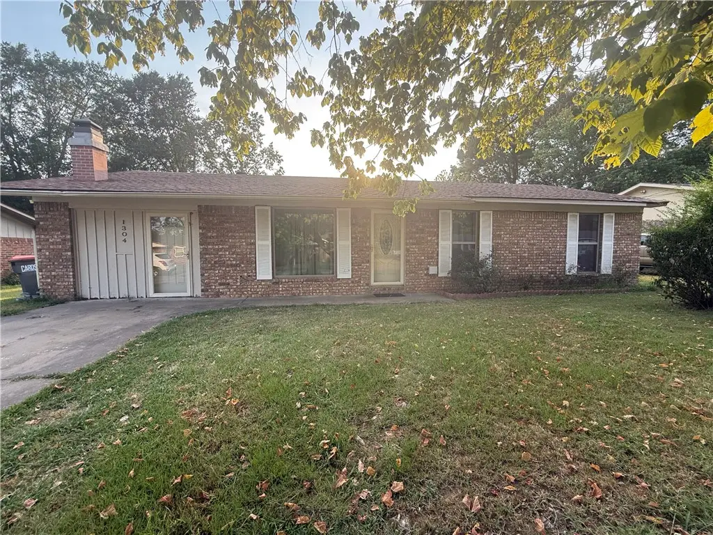 1304 S Ithaca Avenue, Russellville, AR 72801 - Image #1