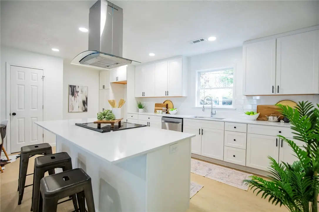 1614 E Huntsville Road, Fayetteville, AR 72701 - Image #1