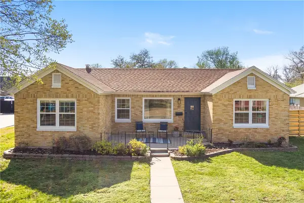 337 NW A Street, Bentonville, AR 72712