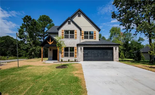 1 Nairn Lane, Bella Vista, AR 72715