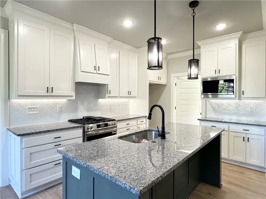 52 Morvan Drive, Bella Vista, AR 72715 - Image #3