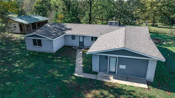 10167 Fishback Road, Gravette, AR 72736