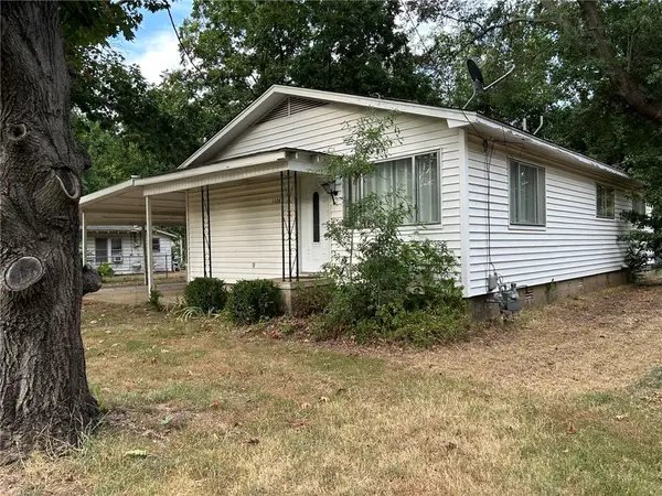 1126 N Detroit Avenue, Russellville, AR 72801