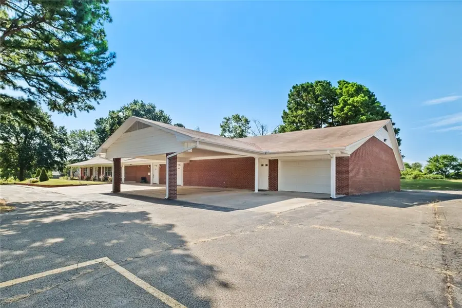 1400 W Locust Street, Stilwell, OK 74960 - Image #2
