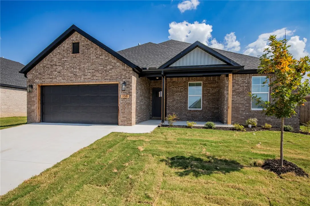 108 White Oak Street, Gentry, AR 72734 - Image #1