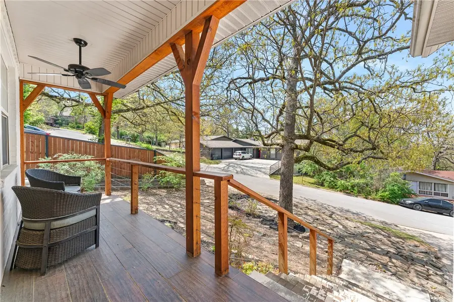 1136 N Oak Drive, Fayetteville, AR 72701 - Image #2