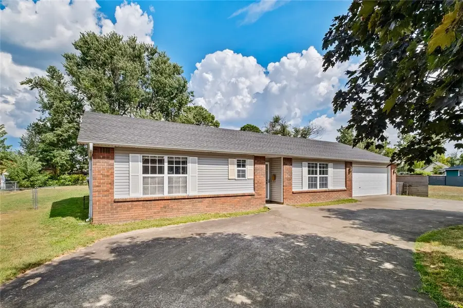 210 NW G Street, Bentonville, AR 72712 - Image #2